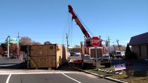 Dave's heavy wrecker working an accident recovery in Central NJ